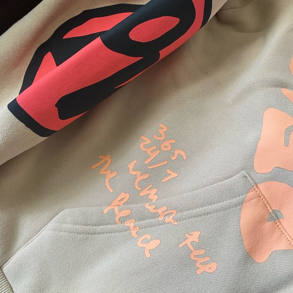 Graphic Hoodie with Peace Design pacsun - Picture 6 of 11